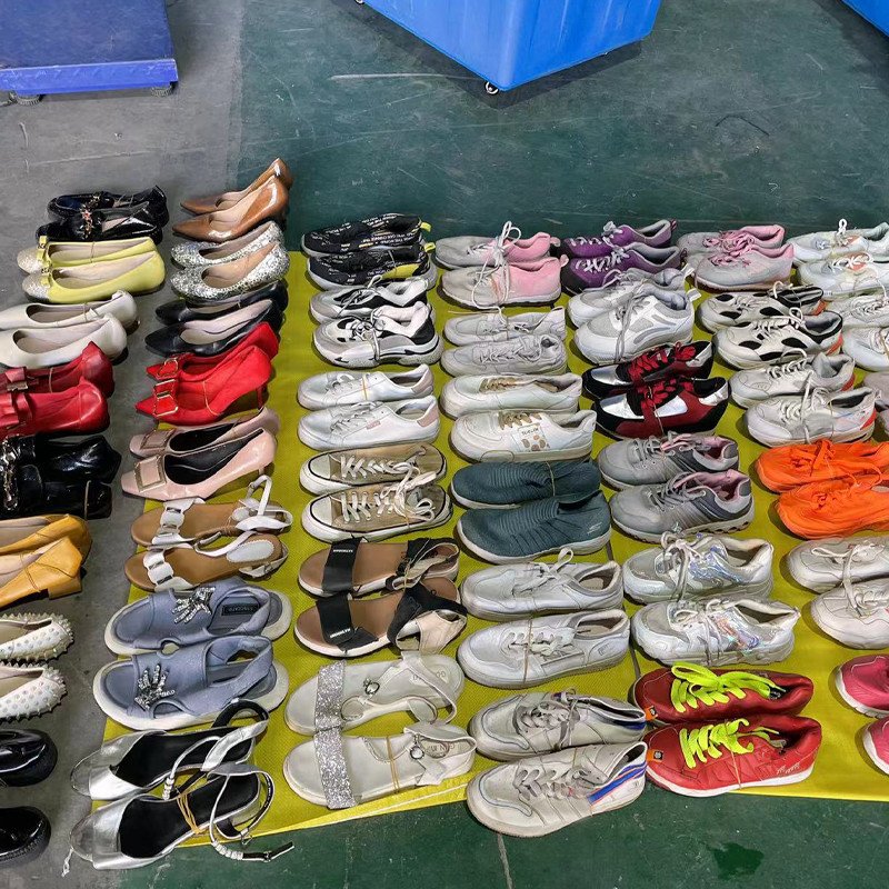 Wholesale Second-Hand Sports Shoes American Football Soccer Shoe Mixed Bales Synthetic Upper Bonded Leather Outsole Spring