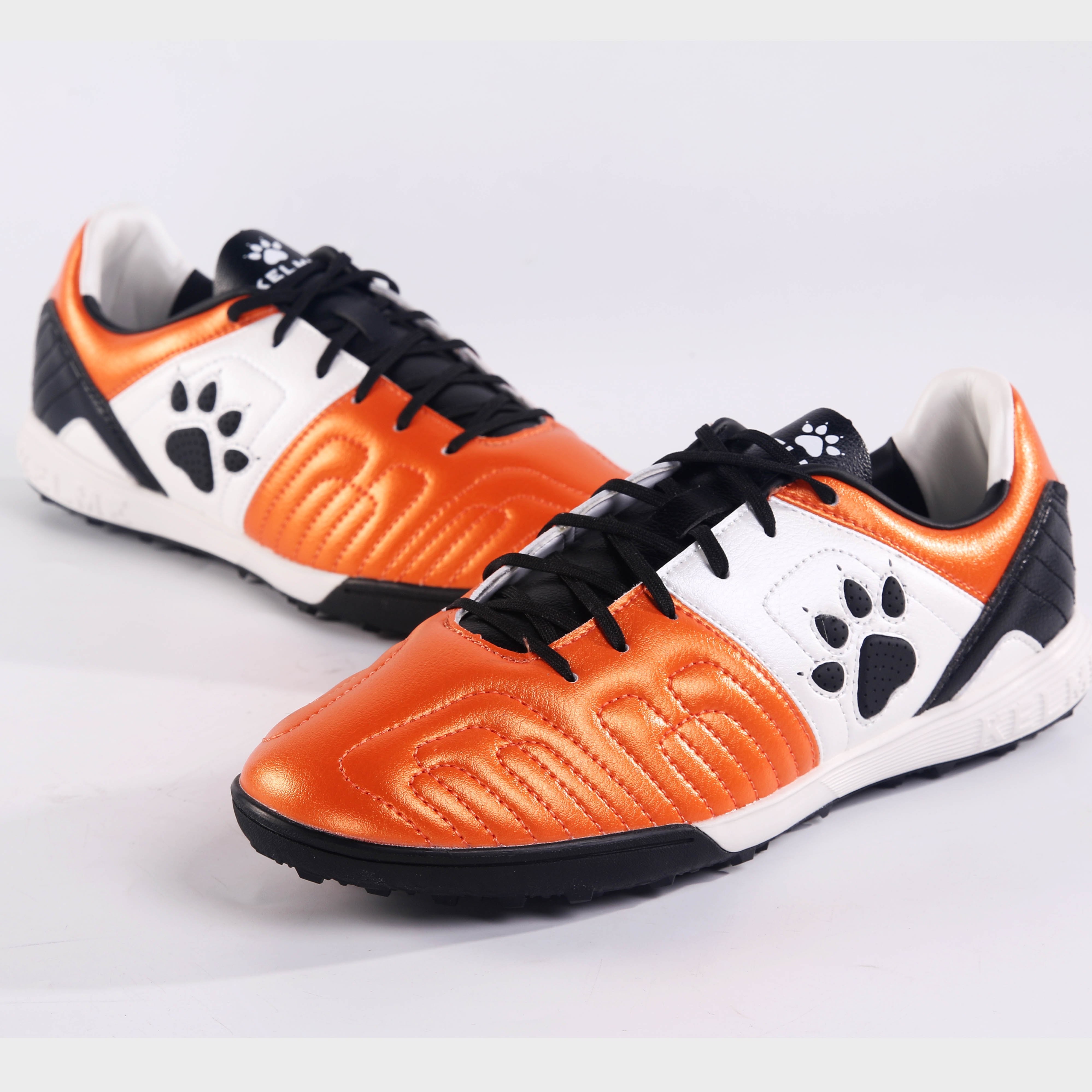 KELME Men's Soccer Shoes Football Boots Original Men TF TPU Soccer Cleats Professional Men's TF Soccer Football Futsals Sneakers