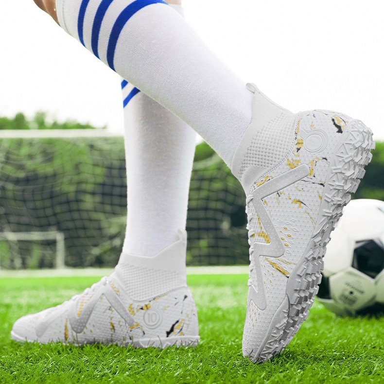 Wholesale Original Popular Design Fashion Oem Odm Freak Fg/Tf Solid Match Football Turf Athletic Man Women Soccer Cleat Shoes
