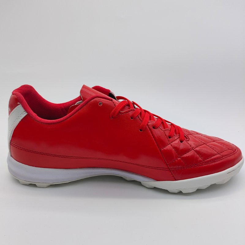 Factory direct supply High quality professional football shoes Soccer Shoes For Men Comfortable and breathable