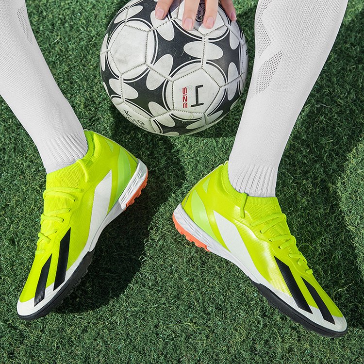 Fashionable Brand Men's Football Shoes Youth Training Student Foot Boots Sports Soccer Shoes Indoor Football Sneaker
