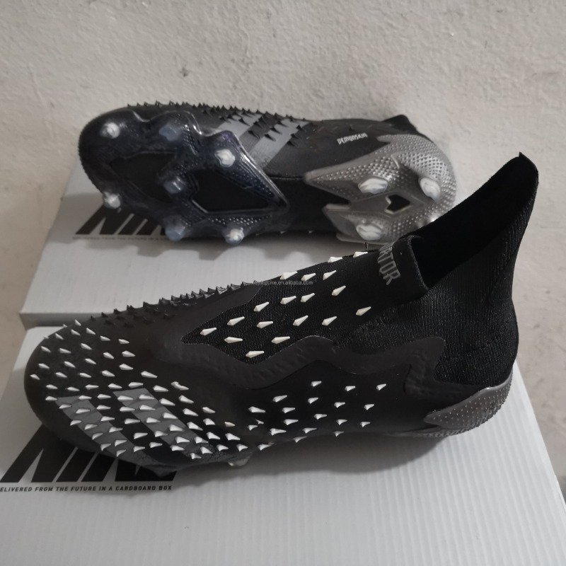 Best Selling Football Boots Original Full Knitted Waterproof Studded Soccer Shoes Low FG 39-45 Breathable Sport Shoes Winter Box