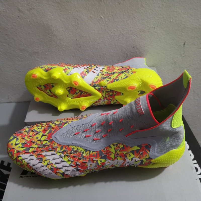 Best Selling Football Boots Original Full Knitted Waterproof Studded Soccer Shoes Low FG 39-45 Breathable Sport Shoes Winter Box