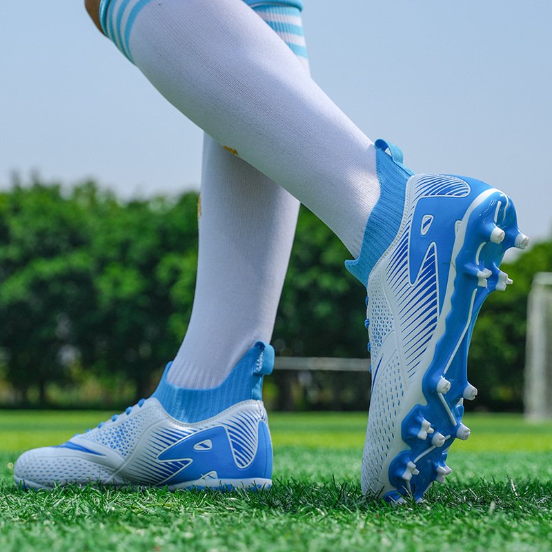 Custom Male Soccer Shoes Boys' Outdoor Sport Training Soccer Cleats Futbol Footwear for Summer Winter Spring Autumn Seasons
