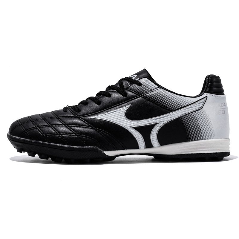 India promotion sneaker new arrival retail soft comfortable customized soccer shoes