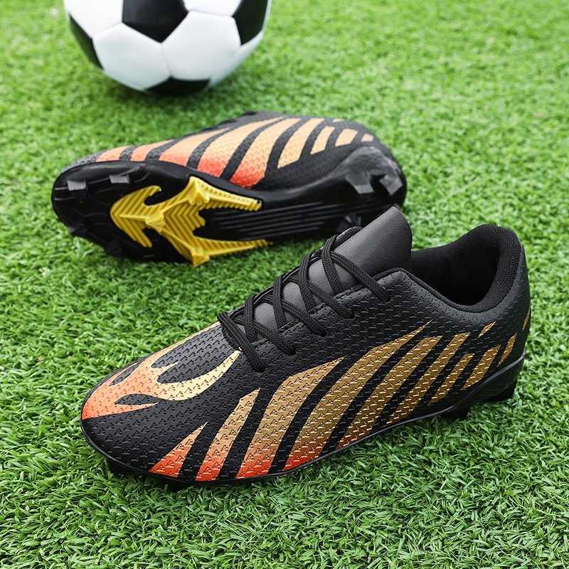 Wholesale Super Low Price Original Lace-up with Spikes Training Sports Soft Lightweight Sports Men's and Women's Football Shoes