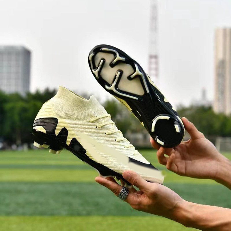 Hot sell Fashionable Comfortable Soccer Cleats Womens Football Cleats Outdoor Indoor Football Boots Adult Youth Soccer Shoes