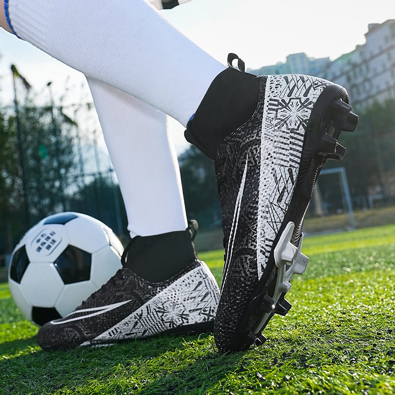 Professional kids fashion creative sports Quality Athletic train Breathable unisex non-slip crushed nails Football Soccer Shoes