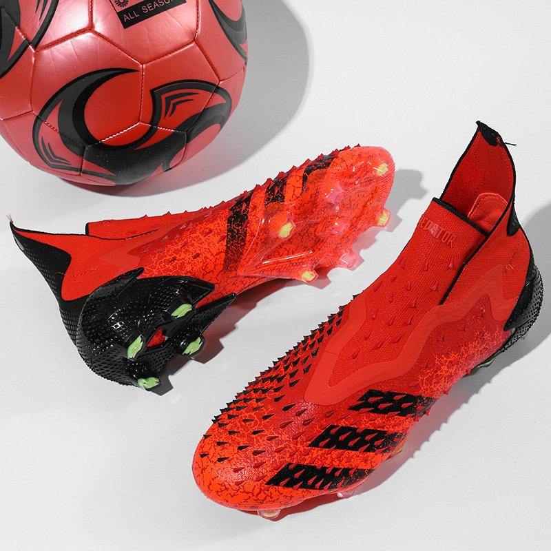 High New wholesale Football Shoes Top Professional Soccer Boots for Men and Women