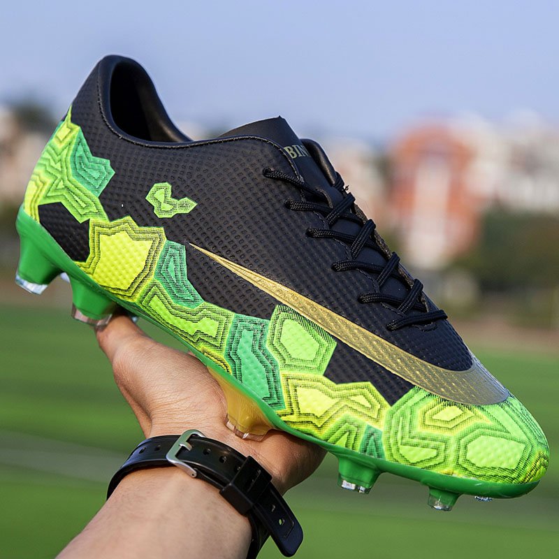 Custom high top soccer shoes training football goods original used sport sneakers football soccer shoes men