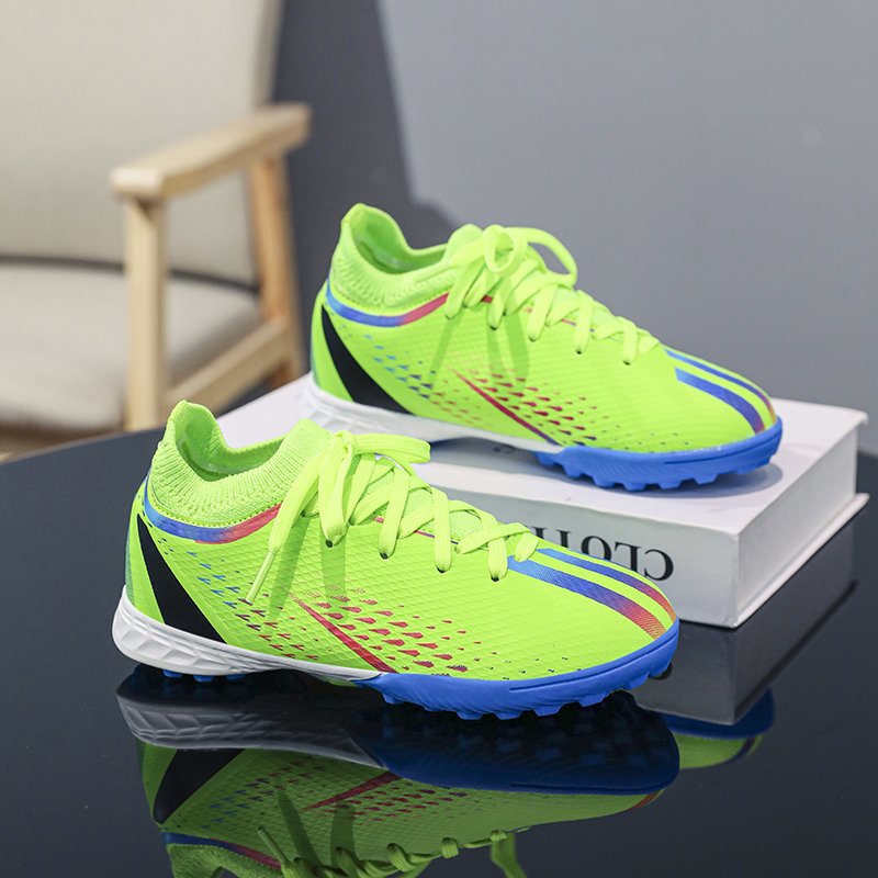 Wholesale Mid Cut Boots Football Shoes Sport Shoes Football Men OEM Knit High Quality Kids Teenager Soccer Shoes