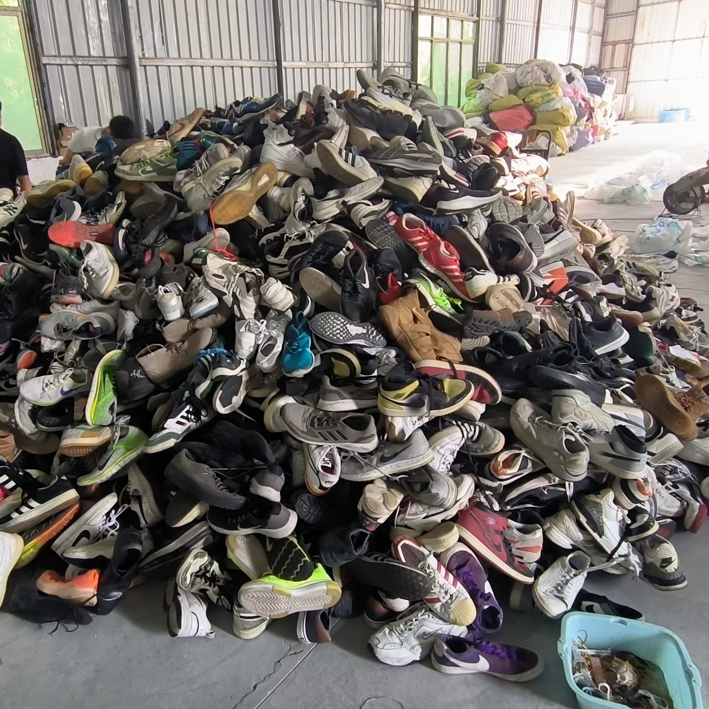 Hot selling used branded shoes Wholesale fashion used shoes men