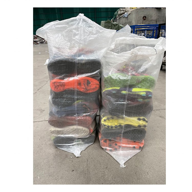 Ukay ukay china factory second hand soccer shoes wholesale used shoes soccer sneakers for man to Iraq