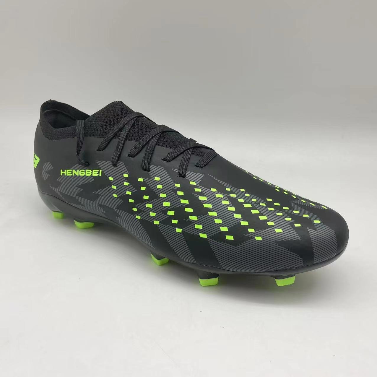 HENGBEI Custom Oem Outdoor Professional Ankle Low Top Training Futsal Soccer Shoes For Men