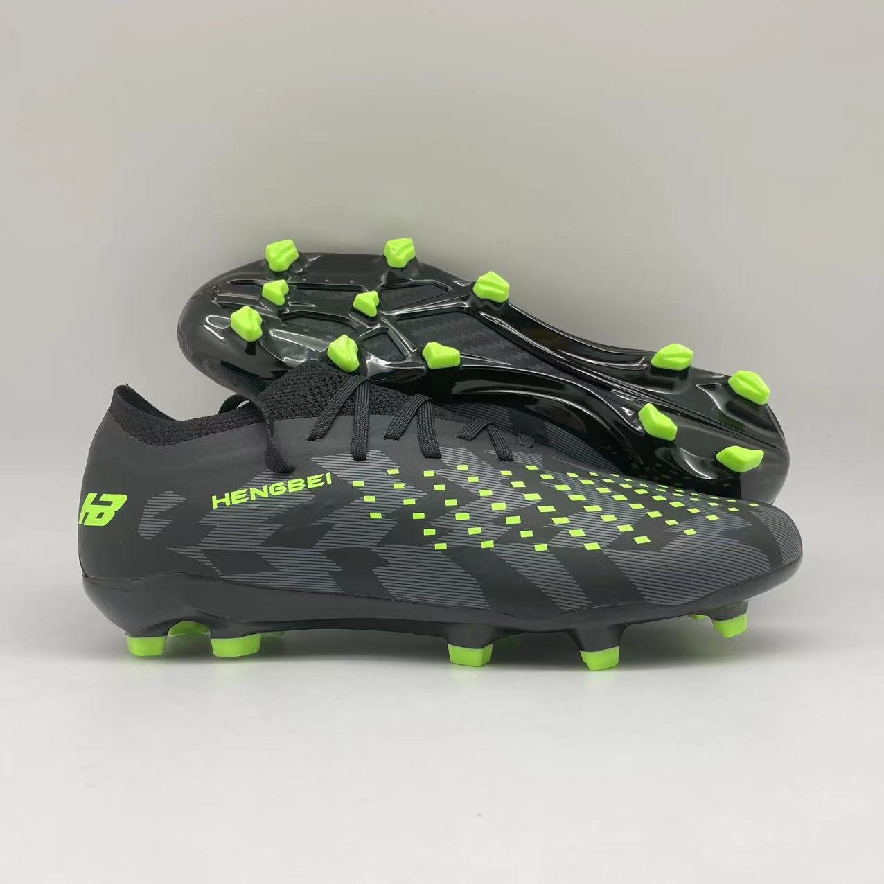 HENGBEI Custom Oem Outdoor Professional Ankle Low Top Training Futsal Soccer Shoes For Men