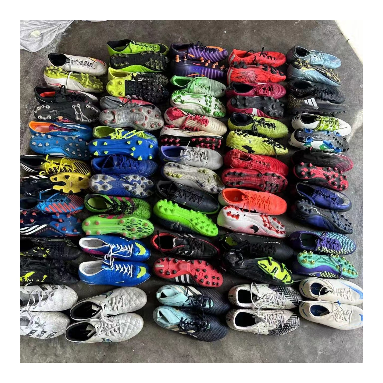 S24 S25 Wholesale used brand soccer football shoe boots high quality second hand sports shoes