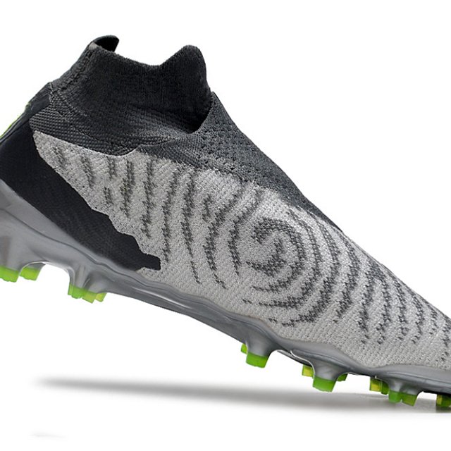 Classic Black Non-slip Daily Sports Shoes Training Shoes Wholesale Football Boots Soccer Shoes