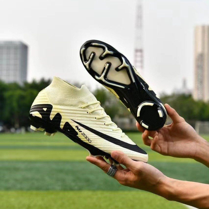 High Quality Sport Boots Football Shoes Soccer Boots For Boys Advanced Customized In stock