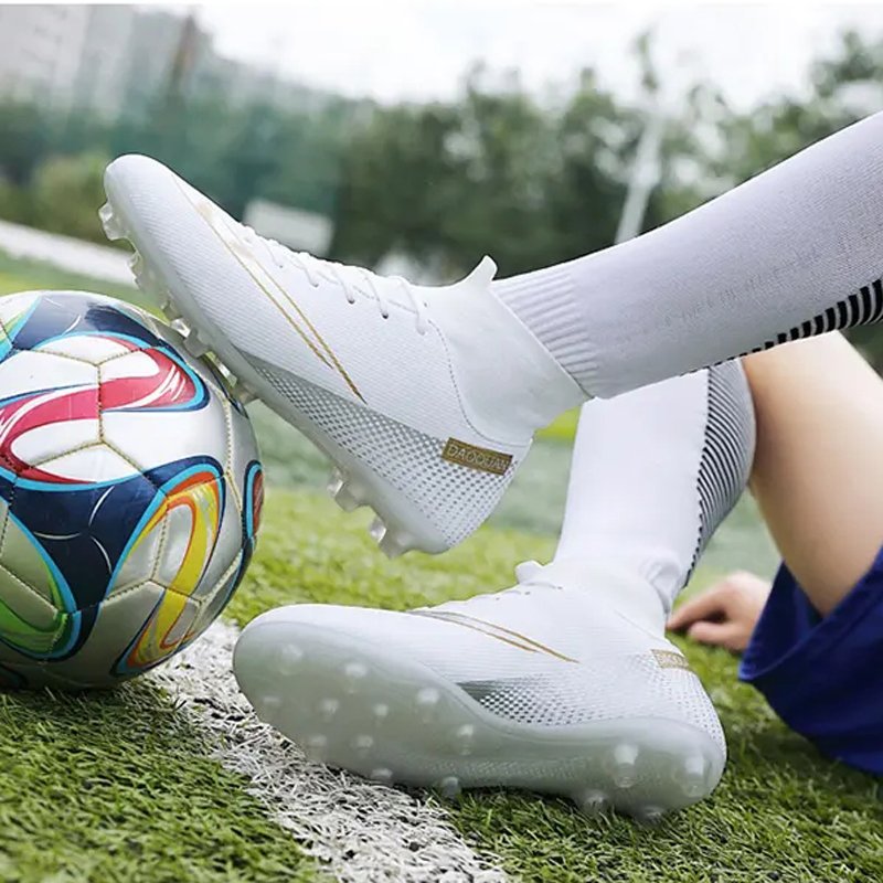 Hot Sale Autumn Professional Football Shoes Soccer Ball Training Boot Men's Shoes High-Top Soccer Cleats