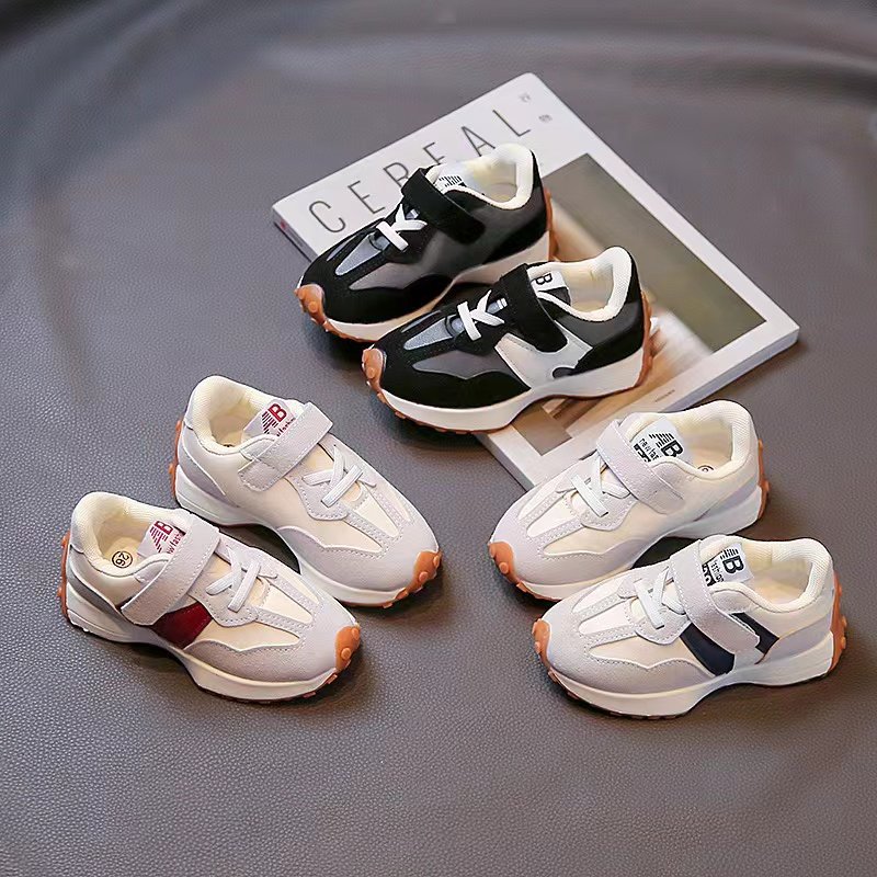 2024 Spring New Fashion Collection Casual White Sneakers for Kids Boys Soccer & Skateboard Shoes for Summer