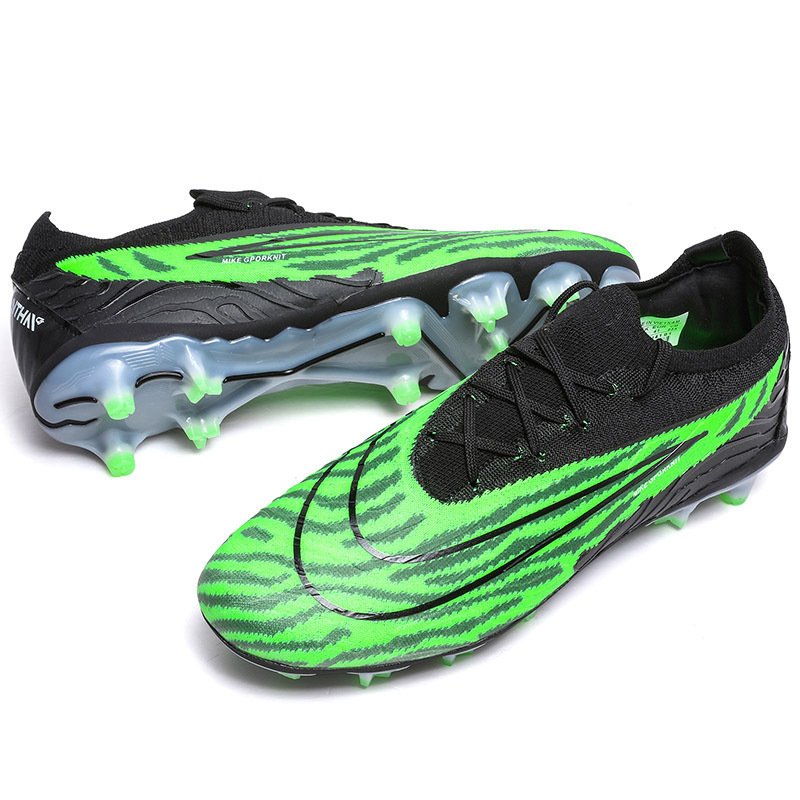 New wholesale Football Shoes Primitive Anti -Skid Adult Outdoor Sports Football Shoes