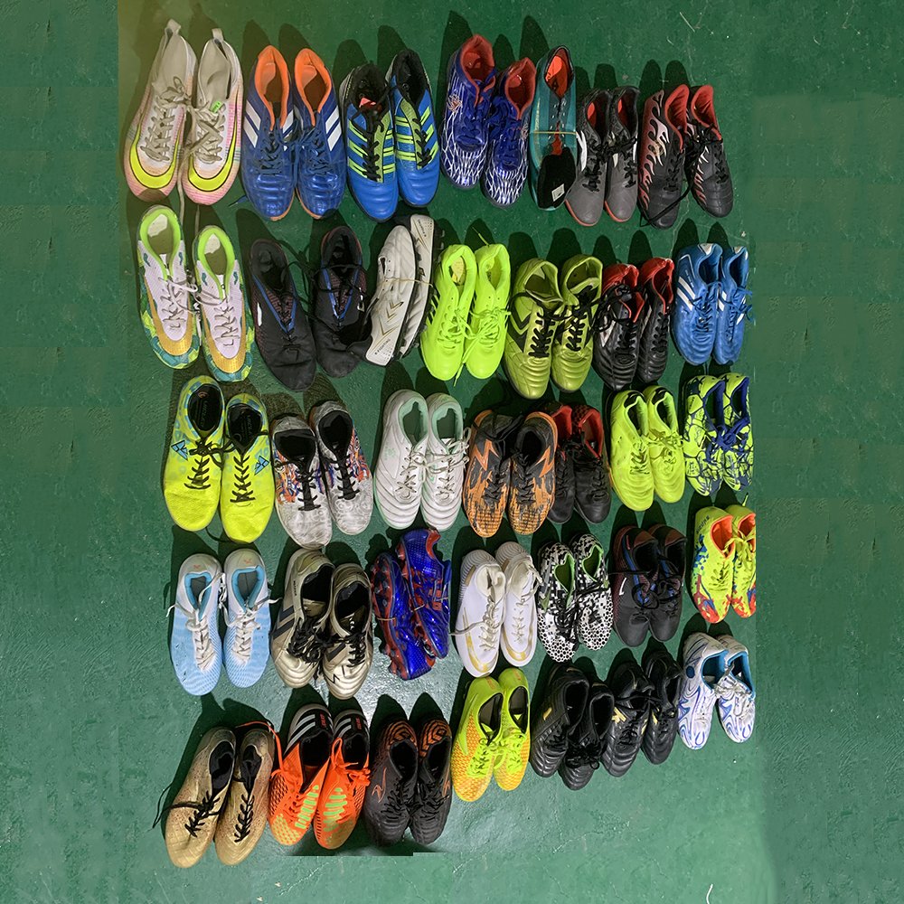 Wholesale Design Bales Mix Spike Original Second Hand Used Professional Football Soccer Shoes Boots Men Bulk Branded in Bales