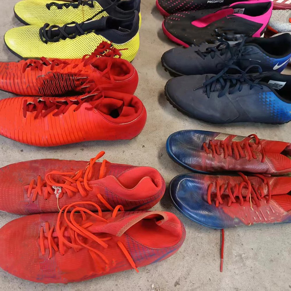 Wholesale Design Bales Mix Spike Original Second Hand Used Professional Football Soccer Shoes Boots Men Bulk Branded in Bales
