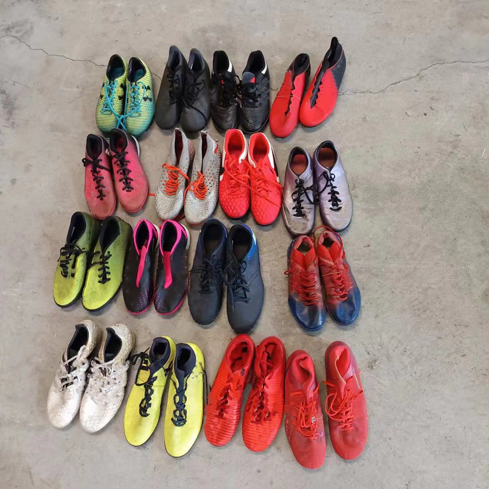 Wholesale Design Bales Mix Spike Original Second Hand Used Professional Football Soccer Shoes Boots Men Bulk Branded in Bales