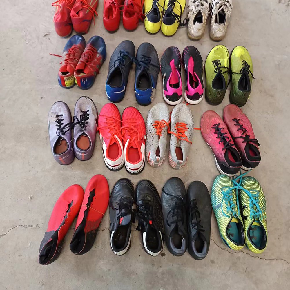 Wholesale Design Bales Mix Spike Original Second Hand Used Professional Football Soccer Shoes Boots Men Bulk Branded in Bales