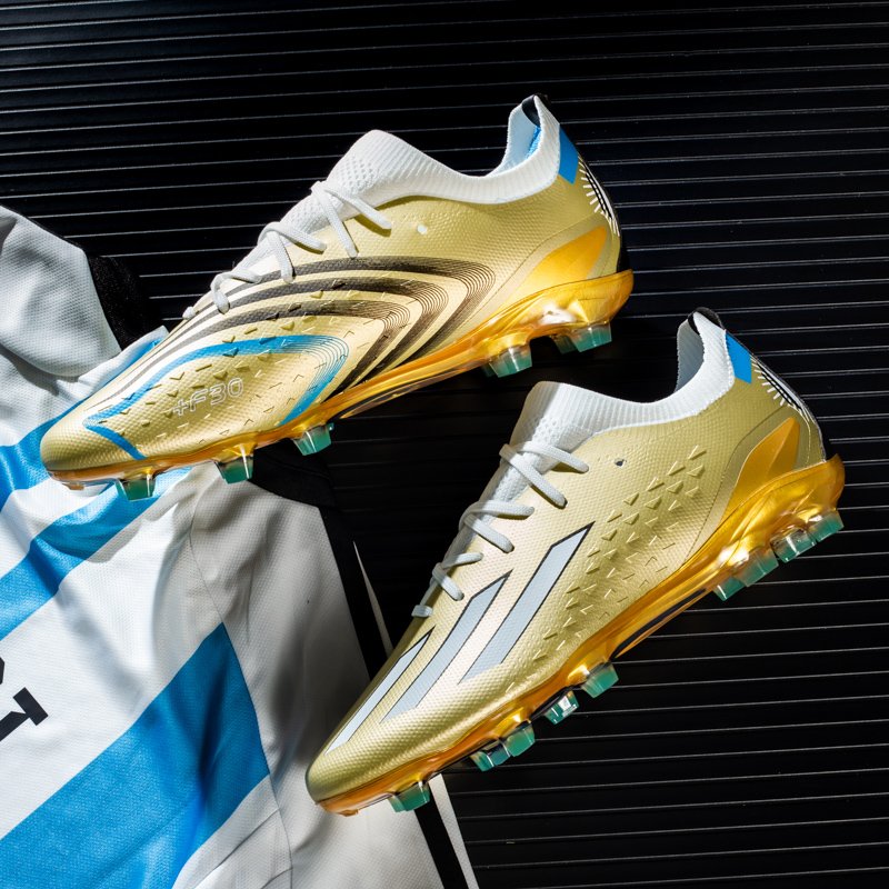 2023 Factory Directly Wholesale Hottest Synthetic Leather Sports Soccer Cleats For Boys