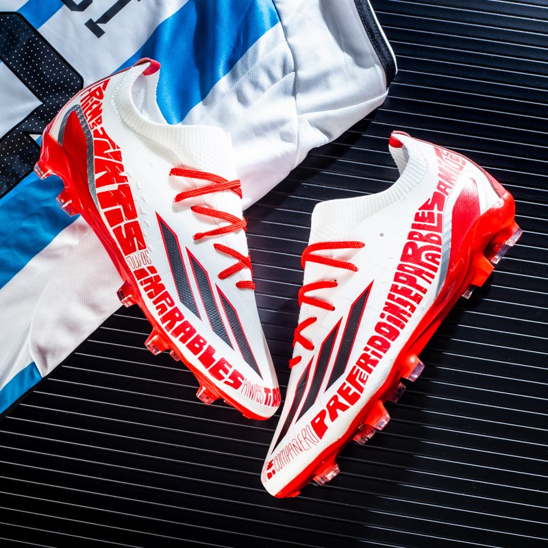 2023 Factory Directly Wholesale Hottest Synthetic Leather Sports Soccer Cleats For Boys