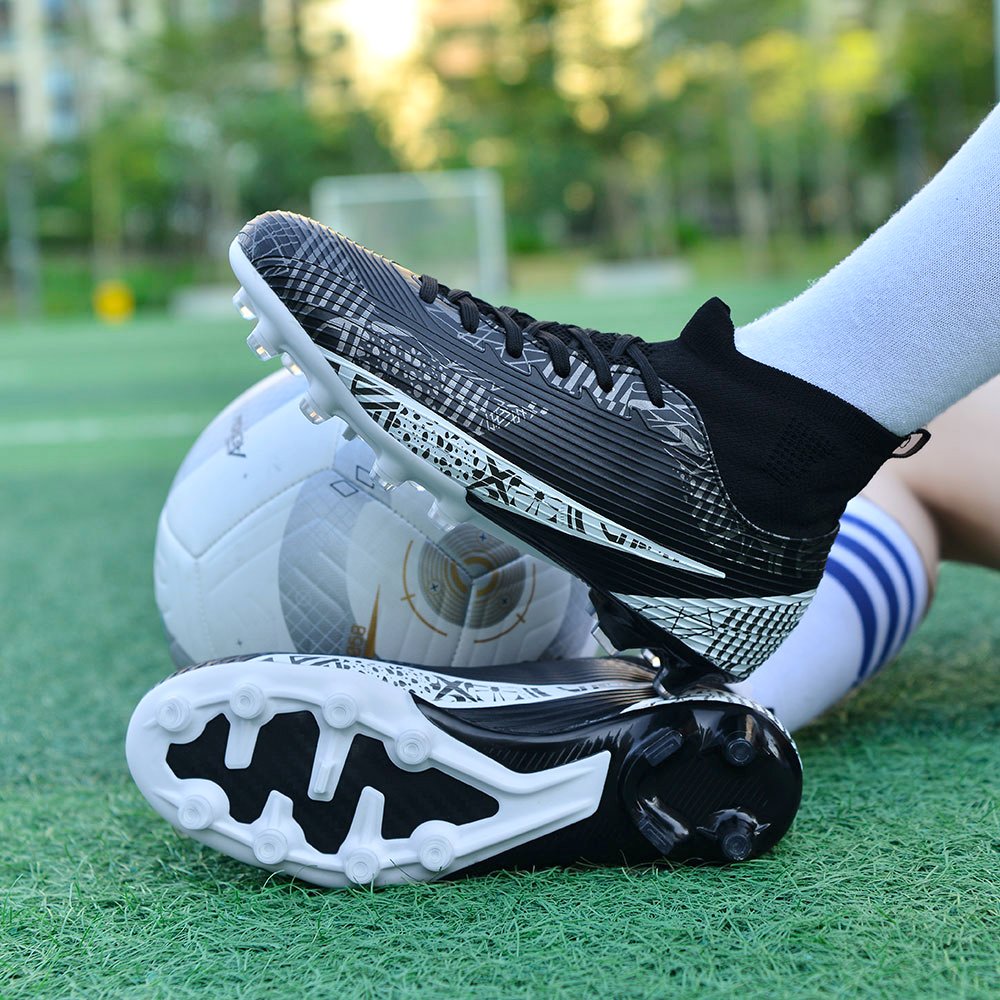 2024 New Style Teenager soccer Boots High Top Fashion Men Professional Football shoes