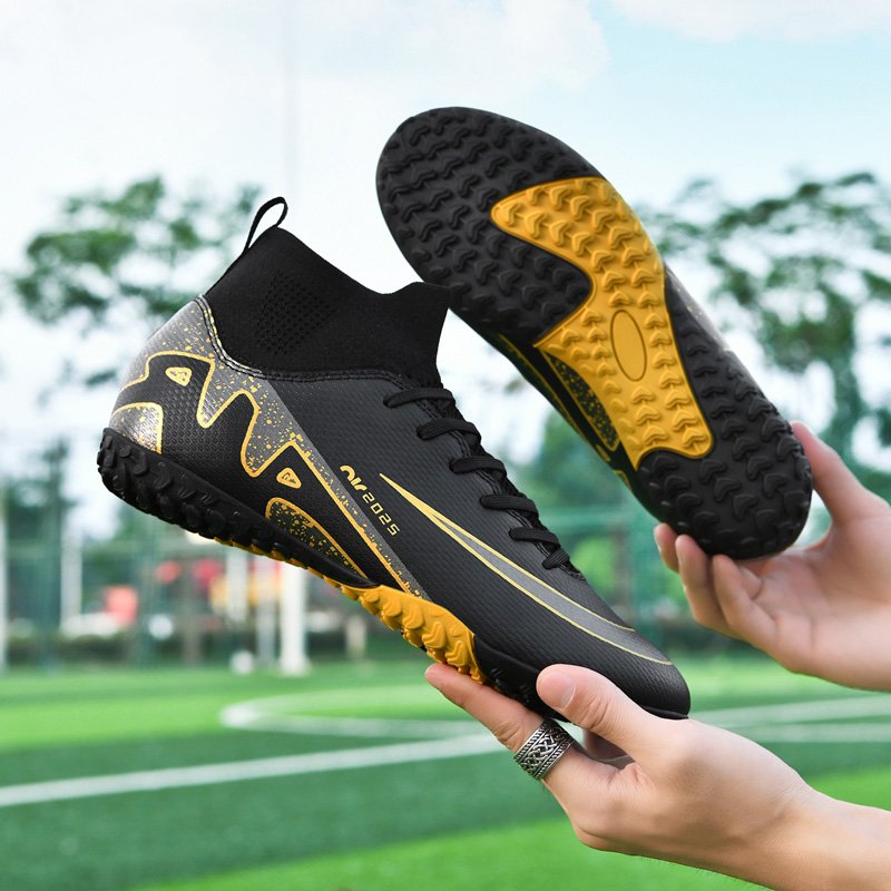 Men's Comfortable Outdoor Soccer Boots High Ankle High Performance Anti-Training Football Cleats Customizable Materials TPU