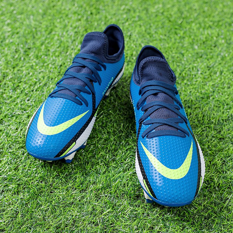 Wholesale High Quality Kid Soccer Shoes Non-slip Big Size Custom Brand Football Shoes China