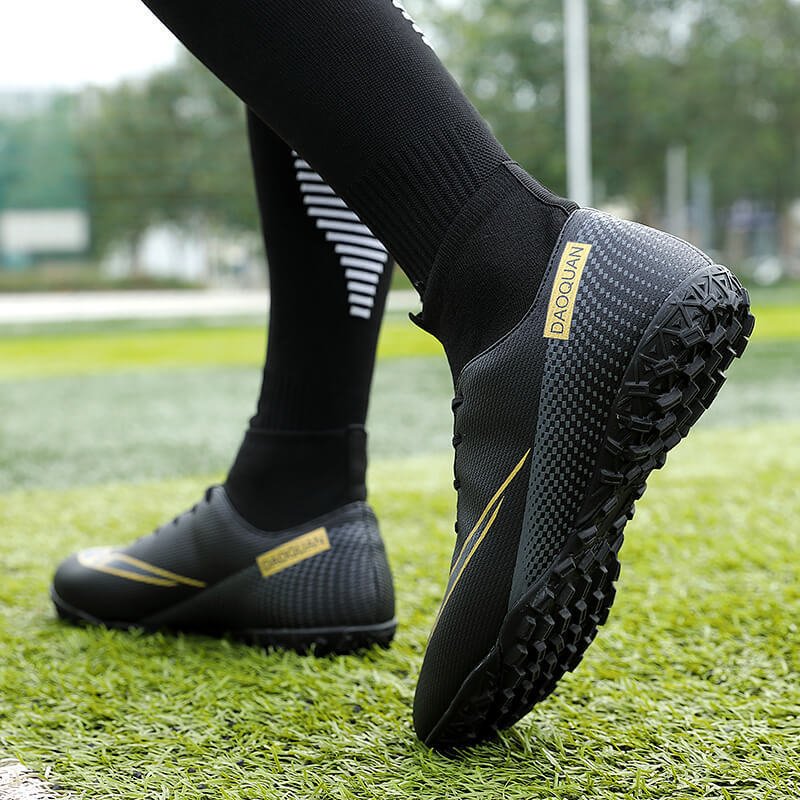 New Arrived High-Quality Men's Football Shoes Training Soccer Shoes and Sports Football Boots