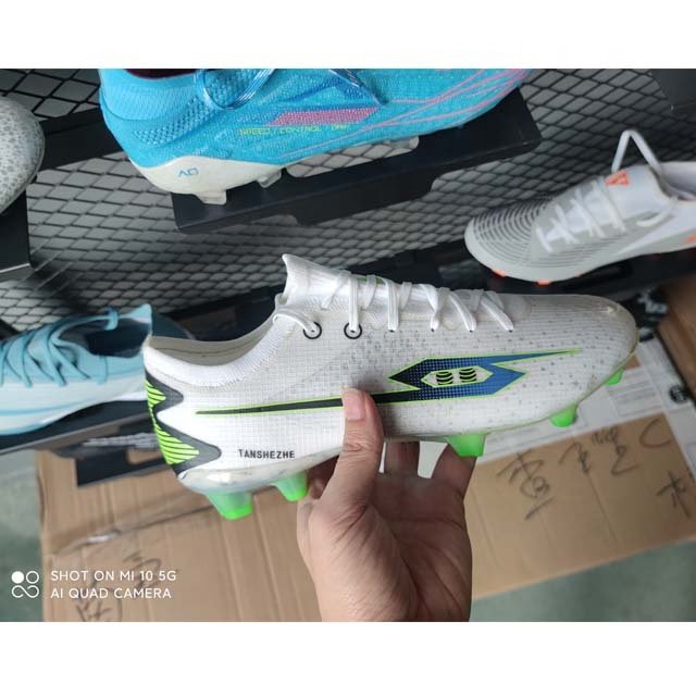 Factory Custom Hot Selling Outdoor football boots Indoor Soccer Shoes For Men football shoes cheap
