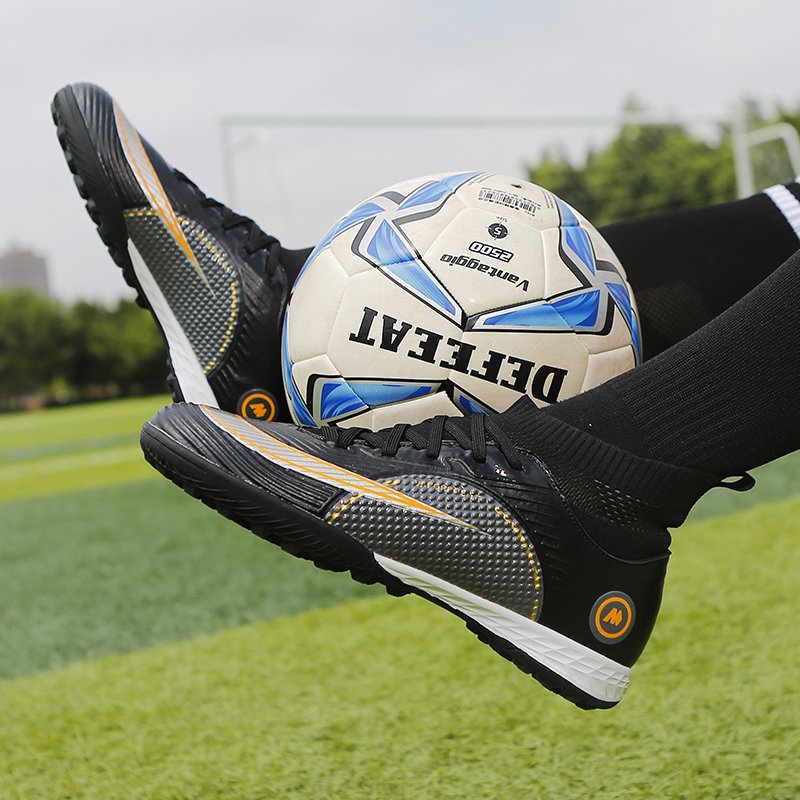 Hot Sale High Performance Broken Nails Futsal Turf Rubber Outsole Soccer Shoes Wear for Men