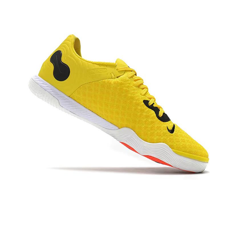 New Design Men High Quality Original Branded Soccer Boots Wholesale Professional Lightweight Football Shoes