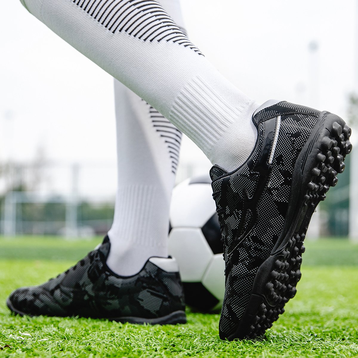 Factory Professional Men's Soccer Boots Classical Football Training Shoes TPU Winter Spring Autumn Cotton Fabric Lining