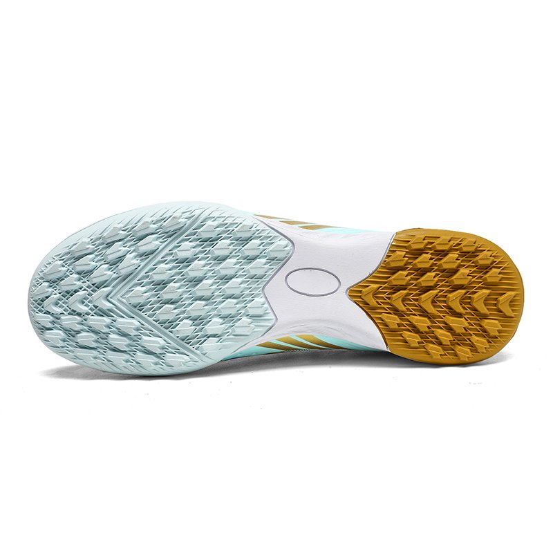 New anti-slip football shoes manufacturers direct sales broken nails long nail football shoes low top football shoes