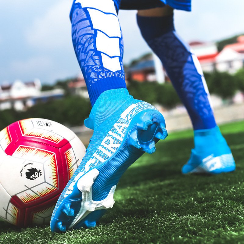 Wholesale Customized Men Football Shoes Popular Design Outdoor Soccer Shoes Sport Online soccer cleats Boots