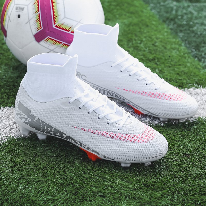 Wholesale Customized Men Football Shoes Popular Design Outdoor Soccer Shoes Sport Online soccer cleats Boots