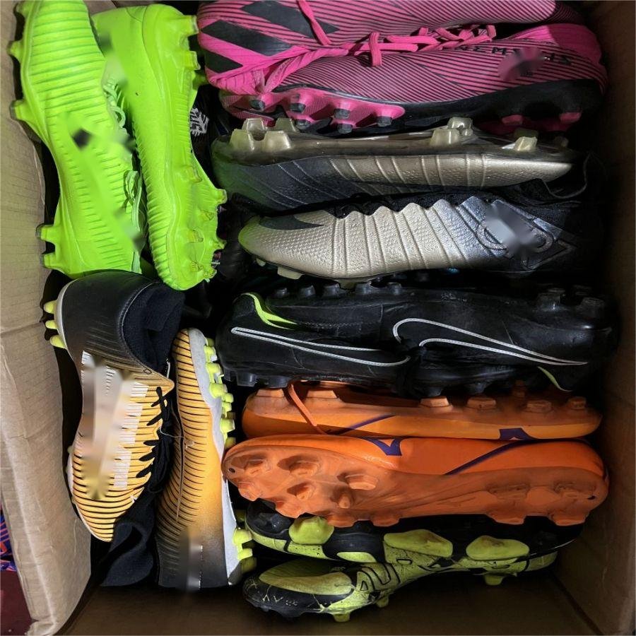 s25 factory cheap price used shoes football men Bale sneakers Second hand shoes clean mix football used bale shoes branded