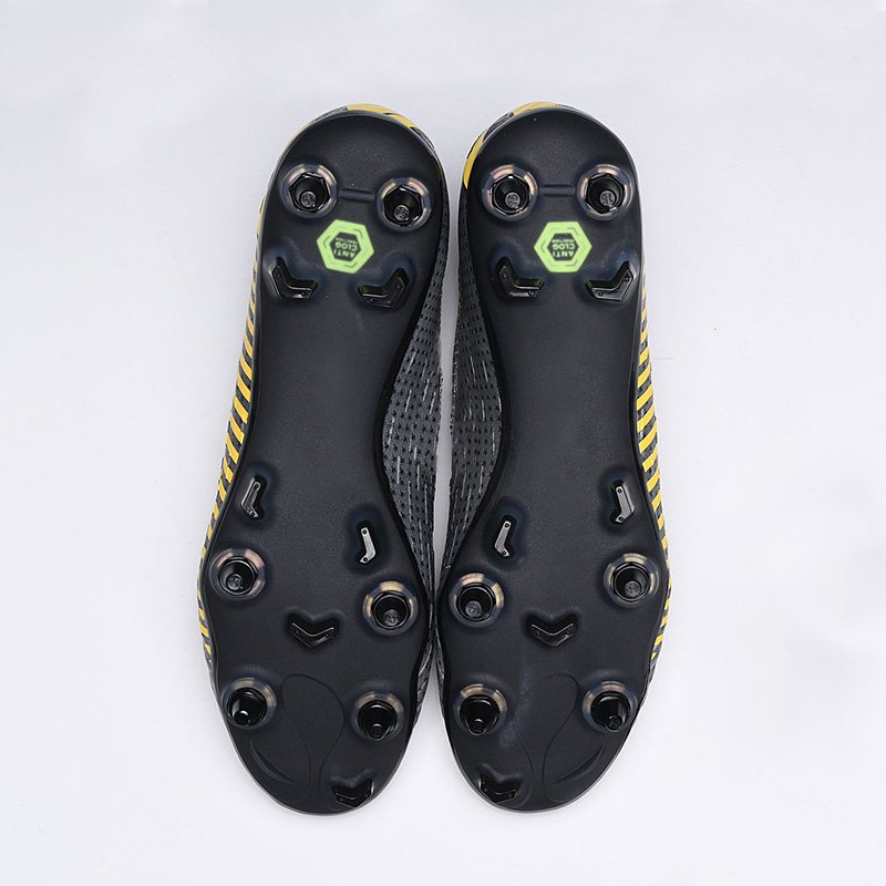 Football cleats customized SG professional training soccer shoes high quality Futsal football cleats for men