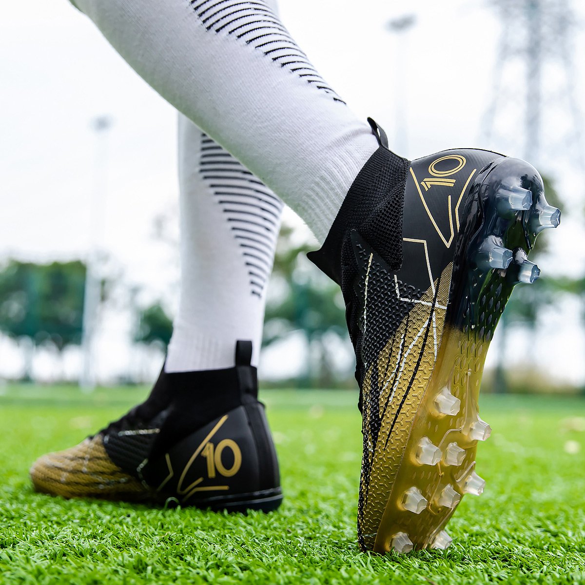Men's New Anti-Slip Football Cleats with Long Nails Cushioning Soccer Shoes for Outdoor Turf Games Winter Spring Autumn Seasons