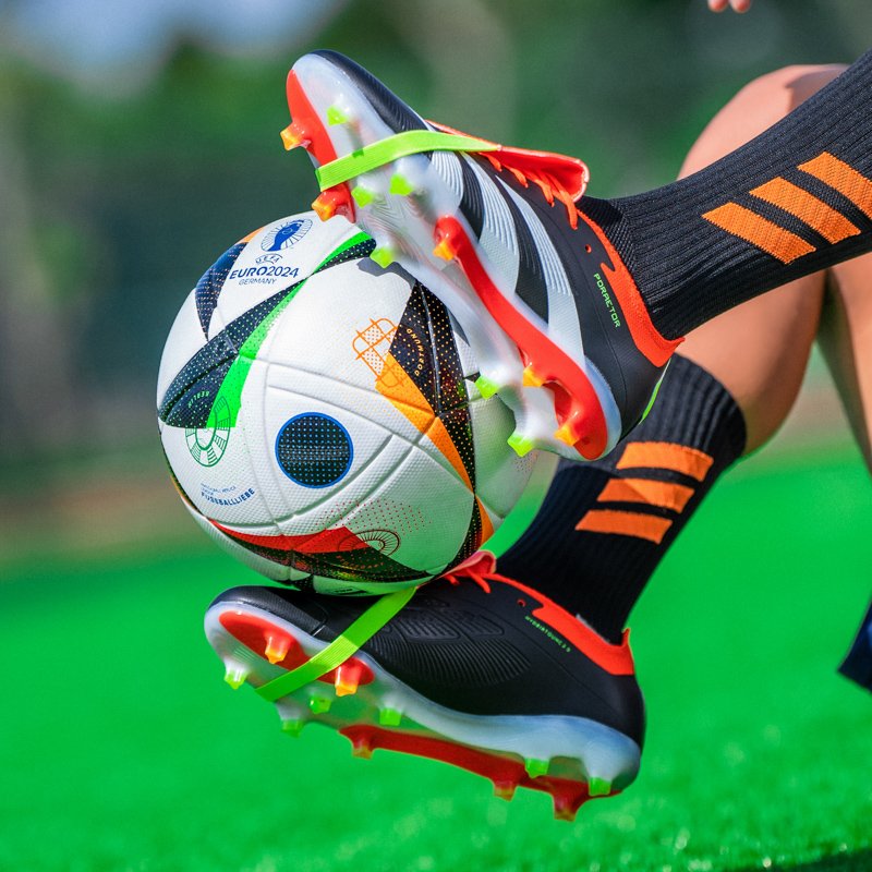 2024 factory new brand mens boots predator accuracy+ FG soccer shoes football cleats cheap top quality l soccer boots