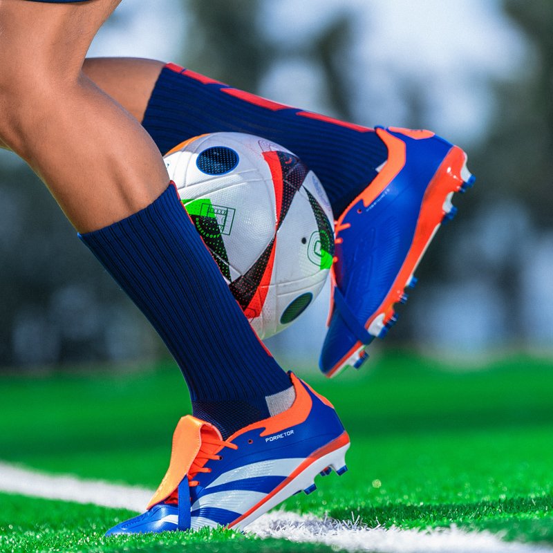 2024 factory new brand mens boots predator accuracy+ FG soccer shoes football cleats cheap top quality l soccer boots