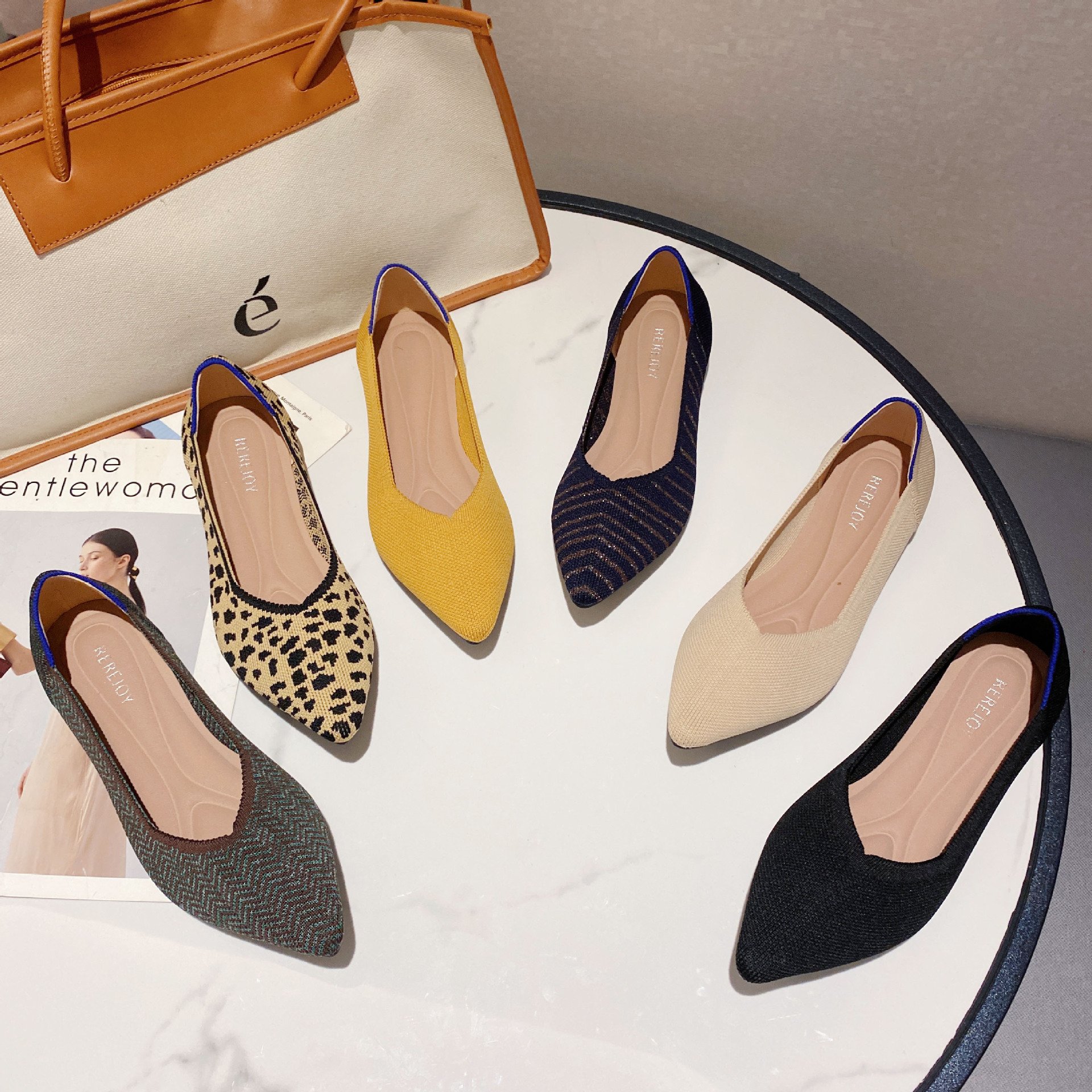 2023 Comfortable fashion walking shoes for women