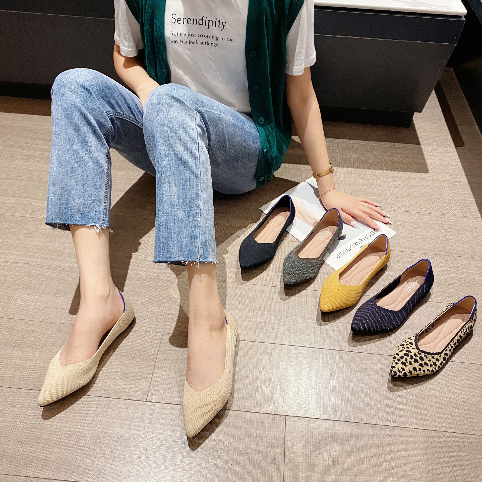 2023 Comfortable fashion walking shoes for women