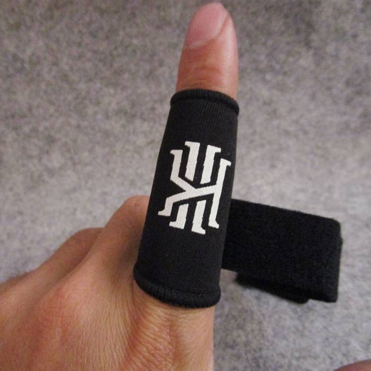 Basketball football ribbon nursing cover protective fingers Kobe Ibn European joint protective equipment supplies